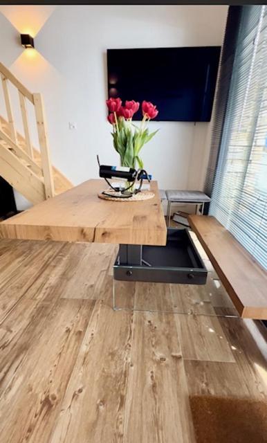 Chic Small New Apartment Up To 4 People, Pets Allowed Lens Exterior foto